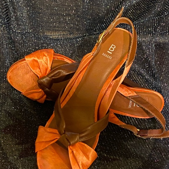 Ladies shoe - Picture 3 of 3